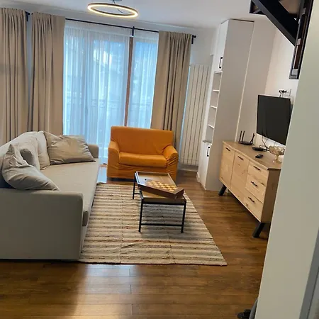 Apartment House Ema 4 *