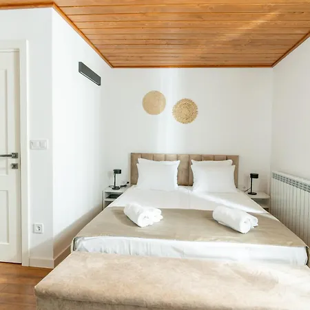 House Ema 4 Apartament