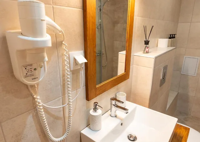 Apartament House Ema 4 *